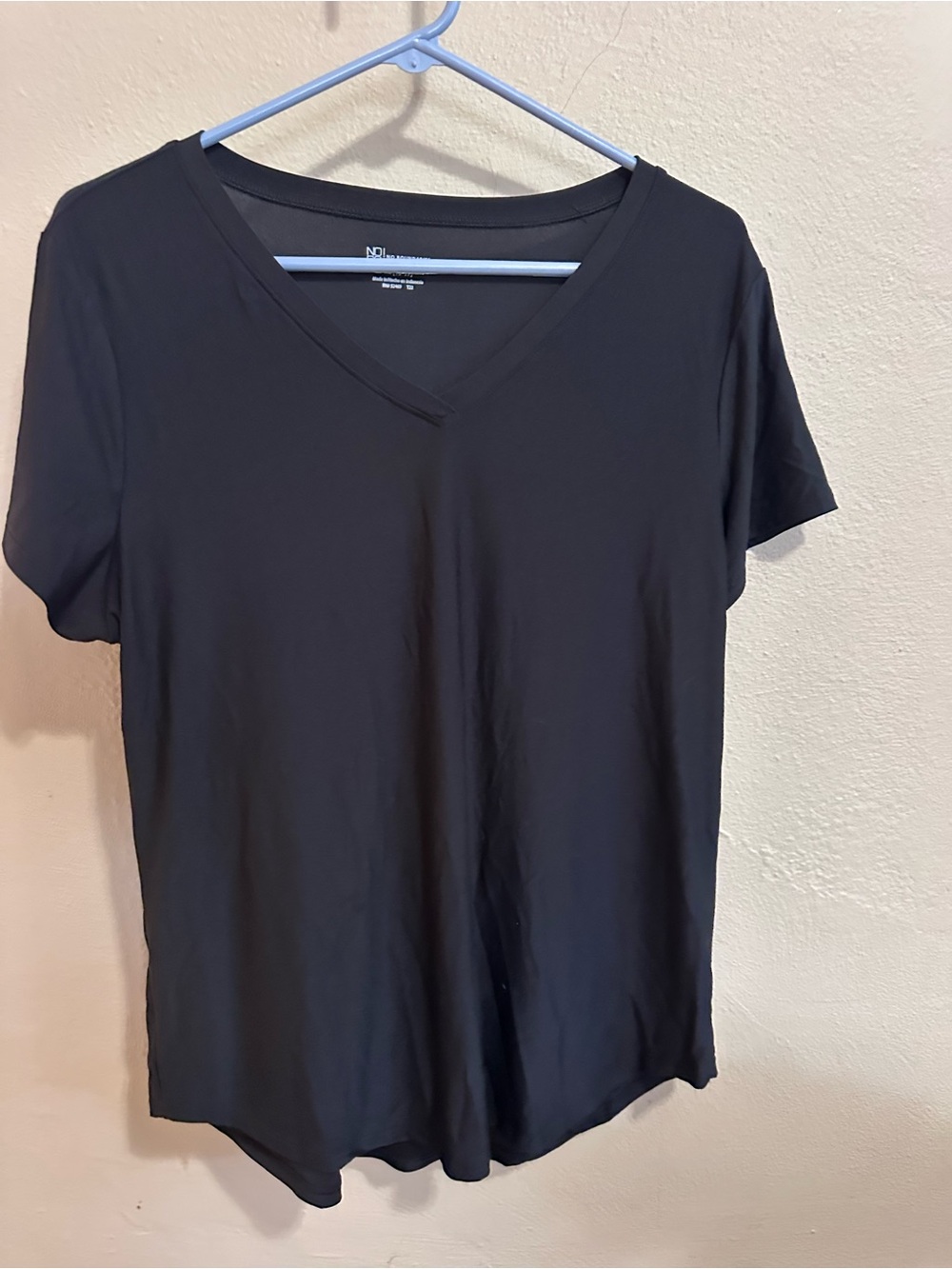 Everyday V-Neck Tee - Black